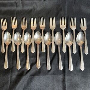 17‎ -Piece Vintage Marathon 1941 Thalia Silverplate Salad Forks & Teaspoons